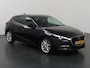 Mazda 3 2.0 SkyActiv-G 120 GT-M | Trekhaak | Bose Audio | Camera | HUD | Lederen Interieur | Stoelverwarming | LED | Navigatie | Adaptieve Cruise Control | Dodehoek detectie |
