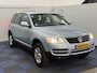 Volkswagen Touareg 3.2 V6 / WINTERSET / NETTE AUTO / NAP / RIJDT SCHAKELT GOED