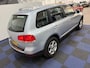 Volkswagen Touareg 3.2 V6 / WINTERSET / NETTE AUTO / NAP / RIJDT SCHAKELT GOED