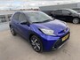 Toyota Aygo X 1.0 VVT-i MT Envy 1e eign. Navigatie, JBL audio, Apple CarPlay/Android Auto, achteruitrij camera, draadloze telefoonlader, Nederlandse auto!