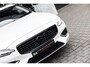 Volvo V60 2.0 T8 AWD R-Design, 390 PK, Pano, ACC, LED, Sportstoelen!