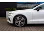 Volvo V60 2.0 T8 AWD R-Design, 390 PK, Pano, ACC, LED, Sportstoelen!