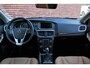 Volvo V40 Cross Country T3 Polar+ Luxury | Trekhaak | Panoramadak | Cruise Control | Navigatie | Bluetooth Telefonie & Multimedia | Verwarmbare Voorstoelen | Harman Kardon | Extra Getint Glas