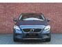 Volvo V40 Cross Country T3 Polar+ Luxury | Trekhaak | Panoramadak | Cruise Control | Navigatie | Bluetooth Telefonie & Multimedia | Verwarmbare Voorstoelen | Harman Kardon | Extra Getint Glas