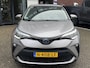 Toyota C-HR / C-HR+ 2.0 HYBRID DYNAMIC TREKHAAK 4S-BANDEN NAVI PARK-SENSOREN 18''LMV APPLE/ANDROID CAMERA BLUETOOTH NL-AUTO AD-CRUISE