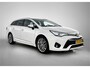 Toyota Avensis Touring Sports 1.8 VVT-i Executive Business Premium Automaat | Trekhaak | Parkeersensoren |