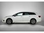 Toyota Avensis Touring Sports 1.8 VVT-i Executive Business Premium Automaat | Trekhaak | Parkeersensoren |