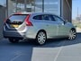 Volvo V60 1.6 T4 Summum Handgeschakeld, Cruise control, Premium Sound, Camera, Stoelverwarming, Panorama dak, Leren bekleding, Memory