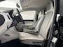 Volkswagen Up! 1.0 BMT Cross up! Automaat | Beats Audio | Cruise Control | 16'' L.M. Velgen