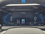 Ford E-Transit Custom 320 L2H1 MS-RT 71 kWh DC 280pk | Ford Voorraad | Dubbele zijschuifdeur | Inklapbare trekhaak | Centrale dubbele vergrendeling | Driver Assistent Pack Ultimate | 2 AGM accus | BEV 3-fase oplaadkabel (mode 3, 32A, 10m) | Adaptieve LED koplampen met verblindingsvrij grootlicht | Vehicle Integration System