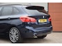 BMW 2-Serie Active Tourer 218i Sportline Trekhaak/Shadowline/18 Inch/Camera/Stoelverwarmin