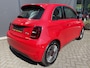 Fiat 500e Red 42 kwh Achteruitrijcamera - Airco - Parkeersensor achter - Navigatiesysteem - Apple carplay - Cruise control - Licht metalen velgen 16 inch - Radio - Ramen elektrisch - Multifunctioneel stuurwiel -  - Draadloze telefoonoplader - Led verlichting - Automaat - Usb aansluiting - Bluetooth