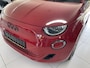 Fiat 500e Red 42 kwh Achteruitrijcamera - Airco - Parkeersensor achter - Navigatiesysteem - Apple carplay - Cruise control - Licht metalen velgen 16 inch - Radio - Ramen elektrisch - Multifunctioneel stuurwiel -  - Draadloze telefoonoplader - Led verlichting - Automaat - Usb aansluiting - Bluetooth