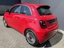 Fiat 500e Red 42 kwh Achteruitrijcamera - Airco - Parkeersensor achter - Navigatiesysteem - Apple carplay - Cruise control - Licht metalen velgen 16 inch - Radio - Ramen elektrisch - Multifunctioneel stuurwiel -  - Draadloze telefoonoplader - Led verlichting - Automaat - Usb aansluiting - Bluetooth