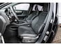 Volvo EC40 Single Motor Extended Range Ultra Europa Black Editon | Adaptieve Cruise Control | BLIS | Panoramadak | Harman / Kardon | Nubuck | 360 Camera | 20" | Memory | Elektrische Stoelen | Stoelverwarming voor & achter | Stuuverwarming |