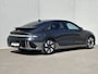 Hyundai Ioniq 6 Connect 77.4 kWh / SOH 100% / Fabrieksgarantie tot 11-2028 / CCS snellader / All season banden / Elektrisch verstelbare stoel  / Stuur-, Stoel & Achterbankverwarming / warmtepomp / Trekgewicht 1500 kg / Keyless Entry/Start /