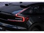 Volvo EC40 Single Motor Plus Black Edition Europa 70 kWh | Panoramadak | Parkeer Camera | Adaptieve Cruise Control | Harman/Kardon | Achterbank Verwarming | Warmtepomp |