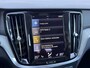 Volvo V60 2.0 B4 Inscription | Trekhaak | Harman Kardon Audio | Panoramadak | Achteruitrijcamera | Keyless Entry | Elektrische Achterklep | Lederen Bekleding | Lichtmetalen Velgen 19 inch | Navigatie | Apple Carplay | Android Auto