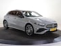 Mercedes-Benz A-klasse 250e Business Solution AMG | Panoramaschuifdak | AMG Plus Line | Head up | Nightpakket | 19 inch AMG-velgen |