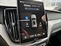 Volvo XC60 T6 Plug-in hybrid AWD Plus Black Edition | Facelift | Harman Kardon Audio | Head-up Display | 360 Graden Camera | Panoramadak | Lichtmetalen Velgen 21 inch | Elektrisch Verstelbare Voorstoelen | Keyless Entry | BLIS