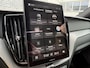 Volvo XC60 T6 Plug-in hybrid AWD Plus Black Edition | Gratis Trekhaak | Harman Kardon Audio | Head-up Display | 360 Graden Camera | Panoramadak | Lichtmetalen Velgen 21 inch | Elektrisch Verstelbare Voorstoelen | Keyless Entry | BLIS
