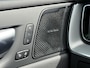 Volvo XC60 T6 Plug-in hybrid AWD Plus Black Edition | Gratis Trekhaak | Harman Kardon Audio | Head-up Display | 360 Graden Camera | Panoramadak | Lichtmetalen Velgen 21 inch | Elektrisch Verstelbare Voorstoelen | Keyless Entry | BLIS