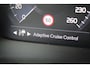 Volvo XC40 1.5 T4 Recharge Inscription | Panoramadak | Elek. bed. voorstoelen met geheugen | Semi elek. trekhaak | Verwarmbare voorstoelen | Verwarmbaar stuurwiel | 360 graden camera | Verwarmbare achterbank | Keyless entry | Premium audio by Harman Kardon | Adaptive cruise control | Blind spot | Elektrische achterklep | Apple carplay |