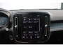 Volvo XC40 1.5 T4 Recharge Inscription | Panoramadak | Elek. bed. voorstoelen met geheugen | Semi elek. trekhaak | Verwarmbare voorstoelen | Verwarmbaar stuurwiel | 360 graden camera | Verwarmbare achterbank | Keyless entry | Premium audio by Harman Kardon | Adaptive cruise control | Blind spot | Elektrische achterklep | Apple carplay |