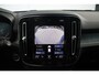 Volvo XC40 1.5 T4 Recharge Inscription | Panoramadak | Elek. bed. voorstoelen met geheugen | Semi elek. trekhaak | Verwarmbare voorstoelen | Verwarmbaar stuurwiel | 360 graden camera | Verwarmbare achterbank | Keyless entry | Premium audio by Harman Kardon | Adaptive cruise control | Blind spot | Elektrische achterklep | Apple carplay |