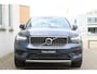 Volvo XC40 1.5 T4 Recharge Inscription | Panoramadak | Elek. bed. voorstoelen met geheugen | Semi elek. trekhaak | Verwarmbare voorstoelen | Verwarmbaar stuurwiel | 360 graden camera | Verwarmbare achterbank | Keyless entry | Premium audio by Harman Kardon | Adaptive cruise control | Blind spot | Elektrische achterklep | Apple carplay |