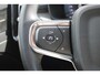 Volvo XC40 1.5 T4 Recharge Inscription | Panoramadak | Elek. bed. voorstoelen met geheugen | Semi elek. trekhaak | Verwarmbare voorstoelen | Verwarmbaar stuurwiel | 360 graden camera | Verwarmbare achterbank | Keyless entry | Premium audio by Harman Kardon | Adaptive cruise control | Blind spot | Elektrische achterklep | Apple carplay |