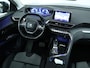 Peugeot 5008 1.2 PureTech Allure Sport (PANORAMADAK,APPLE CARPLAY,NAVI,CAMERA,GETINT,ELEKTRISCHE STOELEN,SPORTSTOELEN,LM VELGEN)
