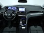 Peugeot 5008 1.2 PureTech Allure Sport (PANORAMADAK,APPLE CARPLAY,NAVI,CAMERA,GETINT,ELEKTRISCHE STOELEN,SPORTSTOELEN,LM VELGEN)