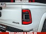 Dodge Ram 1500 Limited Night | 5.7 V8 Hemi Full Option | LPG | Comfortabele Dubbele Cabine met Royale 5 Zitplaatsen | De Meest Luxe en Volle Pick-Up in zijn Klasse | BPM vrij | Nu Leverbaar uit Voorraad | Voorraad Nr v45lp