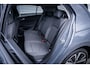 Volkswagen Golf Life Edition eHybrid | 'App-Connect' draadloze smartphone integratie | Achterbank in ongelijke delen neerklapbaar incl. middenarmsteun en doorlaadmogelijkheid | Achteruitrijcamera (Rear View)