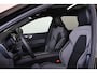 Volvo XC60 T6 Recharge AWD Plus Black Edition - Panorama/schuifdak - Luchtvering - IntelliSafe Assist & Surround - 360º Camera - Harman Kardon audio - Adaptieve LED koplampen - Verwarmde voorstoelen, stuur & achterbank - Parkeersensoren voor & achter - Elektr. bedienb. voorstoelen met geheugen - Draadloze tel. lader - Extra getint glas - Inklapbare trekhaak - 21' LMV