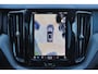 Volvo XC60 T6 Recharge AWD Plus Black Edition - Panorama/schuifdak - Luchtvering - IntelliSafe Assist & Surround - 360º Camera - Harman Kardon audio - Adaptieve LED koplampen - Verwarmde voorstoelen, stuur & achterbank - Parkeersensoren voor & achter - Elektr. bedienb. voorstoelen met geheugen - Draadloze tel. lader - Extra getint glas - Inklapbare trekhaak - 21' LMV