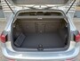 Volkswagen Golf Life Edition eHybrid | 'App-Connect' draadloze smartphone integratie | Achterbank in ongelijke delen neerklapbaar incl. middenarmsteun en doorlaadmogelijkheid | Afstandscontrolesysteem (Front Assist)