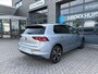 Volkswagen Golf Life Edition eHybrid | 'App-Connect' draadloze smartphone integratie | Achterbank in ongelijke delen neerklapbaar incl. middenarmsteun en doorlaadmogelijkheid | Afstandscontrolesysteem (Front Assist)