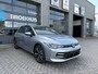 Volkswagen Golf Life Edition eHybrid | 'App-Connect' draadloze smartphone integratie | Achterbank in ongelijke delen neerklapbaar incl. middenarmsteun en doorlaadmogelijkheid | Afstandscontrolesysteem (Front Assist)