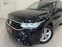 Volkswagen Tiguan 1.4 TSI eHybrid 3xR-Line PANO/TREKHAAK/HEAD-UP/IQ-LIGHT/ACC/SFEER/VIRTUAL/CARPLAY/CAMERA/KEYLESS/PARK-ASSIST/PRIVACY/DESIGN-PAKKET BLACK STYLE/VOLLEDIG VW DEALER HISTORIE