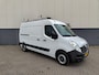 Opel Movano 2.3CDTI 146PK Bi-Turbo L2H2 3-Persoons Airco Cruise Trekhaak Pdc Schuifdeur ESP Bluetooth Betonplex Vloer Wandbetimmering EURO6 2.500KG Trekgewicht