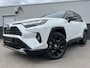 Toyota RAV4 2.5 Hybrid AWD Bi-tone Trekhaak, navigatie Apple CarPlay/Android Auto, parkeersensoren v&a, stoelverwarming, stuurverwarming, elektr. achterklep