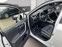 Toyota RAV4 2.5 Hybrid AWD Bi-tone Trekhaak, navigatie Apple CarPlay/Android Auto, parkeersensoren v&a, stoelverwarming, stuurverwarming, elektr. achterklep