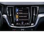 Volvo V60 B3 Momentum Aut. | Lederen Bekleding | Achteruitrijcamera | Parkeersensoren | Stoelverwarming | BLIS | Cruise Control Adaptief | Navigatie | Apple Carplay | Android Auto