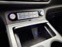 Hyundai Kona Electric EV Limited 64 kWh 3- Fase SOH 94,6% | Warmtepomp | Elektrisch Schuif/Kanteldak | Trekhaak | Camera | Leer | Head-Up Display
