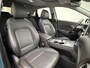 Hyundai Kona Electric EV Limited 64 kWh 3- Fase SOH 94,6% | Warmtepomp | Elektrisch Schuif/Kanteldak | Trekhaak | Camera | Leer | Head-Up Display