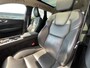 Volvo XC60 2.0 T6 Plug-in hybrid AWD Plus Bright | Adaptieve Cruise Control | Panoramadak | Trekhaak | Harman Kardon Audio | Dodehoek Detectie | Stoel-/Stuur-/Voorruitverwarming | 360° Parkeercamera |
