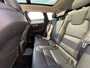 Volvo XC60 2.0 T6 Plug-in hybrid AWD Plus Bright | Adaptieve Cruise Control | Panoramadak | Trekhaak | Harman Kardon Audio | Dodehoek Detectie | Stoel-/Stuur-/Voorruitverwarming | 360° Parkeercamera |