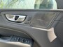 Volvo XC60 2.0 T6 Plug-in hybrid AWD Plus Bright | Adaptieve Cruise Control | Panoramadak | Trekhaak | Harman Kardon Audio | Dodehoek Detectie | Stoel-/Stuur-/Voorruitverwarming | 360° Parkeercamera |